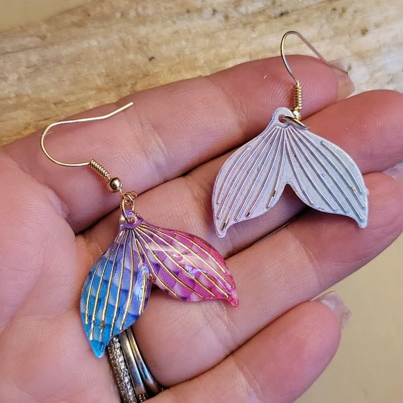 Mermaid Tail Dangle Earrings, gold tone, light weight - Picture 4 of 4